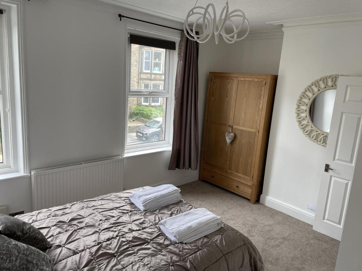 4 Bedroom House In Harrogate Town Centre Exterior photo